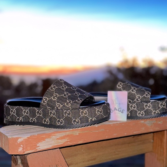 Gucci: Denim GG Supreme Angelina Jacquard Black Slide Sandals - Picture 5 of 8